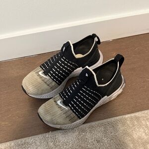 Nike Women's Black and Cream Knit Sneakers